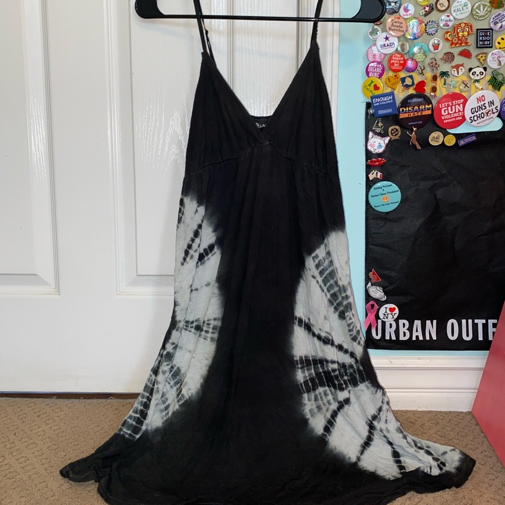 Black and white Raviya sundress